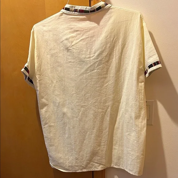 Men's Authentic Cream Guayabera Shirt Purchased in Antigua, Guatemala. Worn Once - Picture 3 of 3